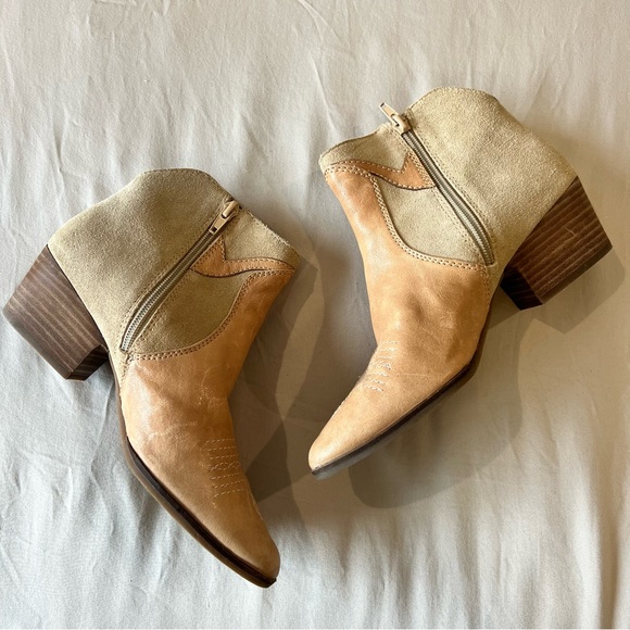 Lucky Brand Indellina Boots - Picture 2 of 7